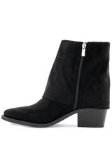 Emelie Strandberg Westernboot