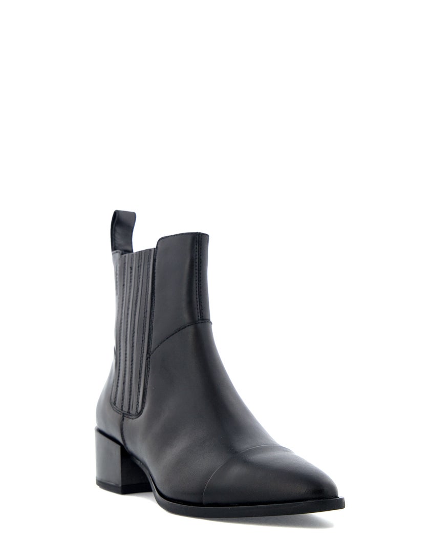 Vagabond  Shoemakers Marja
