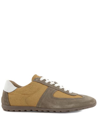 Foot News Sneaker