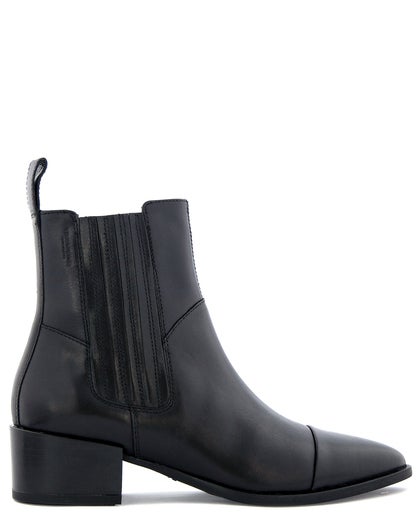 Vagabond  Shoemakers Marja