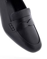 Ecco Livia 35