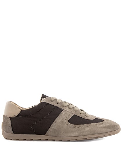 Foot News Sneaker