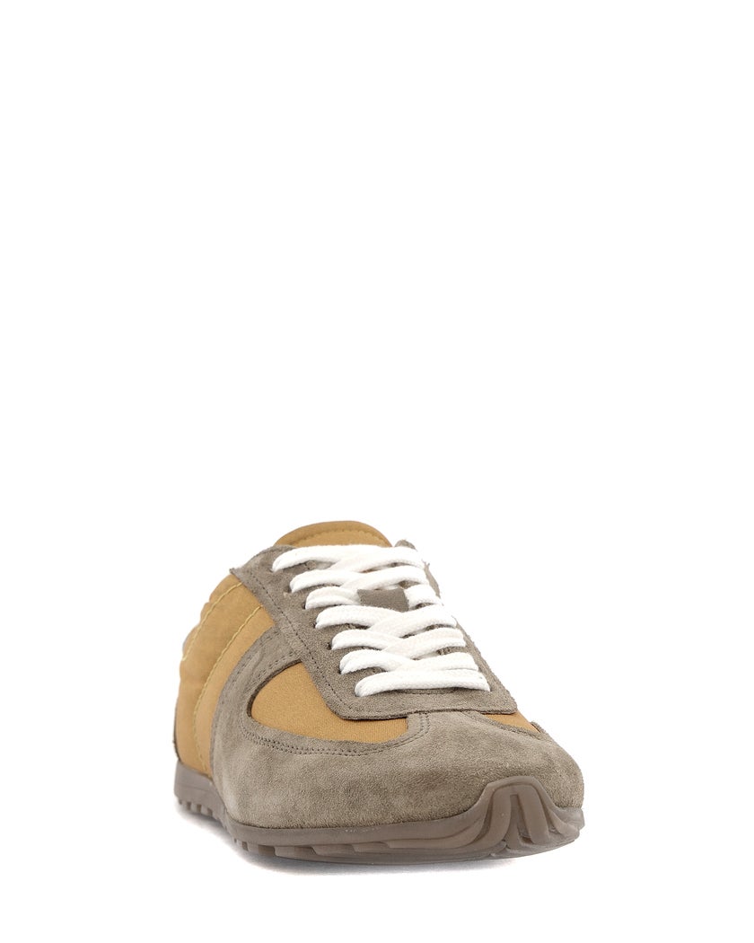 Foot News Sneaker