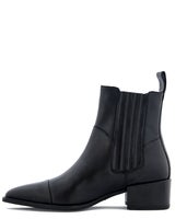 Vagabond  Shoemakers Marja