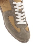 Foot News Sneaker